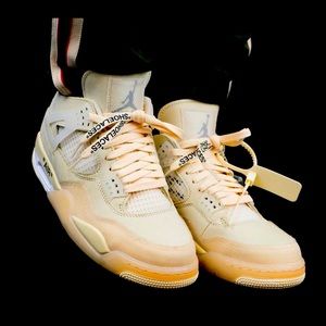 Off white 4s USED size us:8  no box